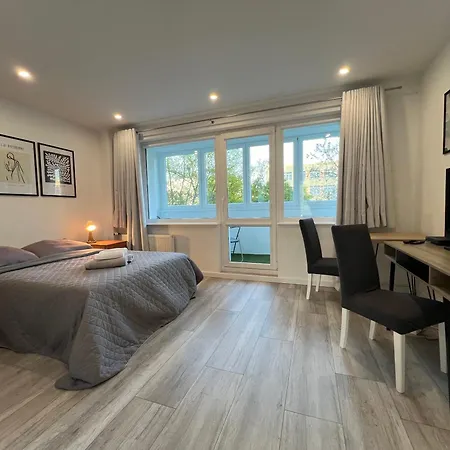 Apartament Bomi - Mieszkanie Wakacyjne - Ergo Arena - Zabianka - Jelitkowo - Azw